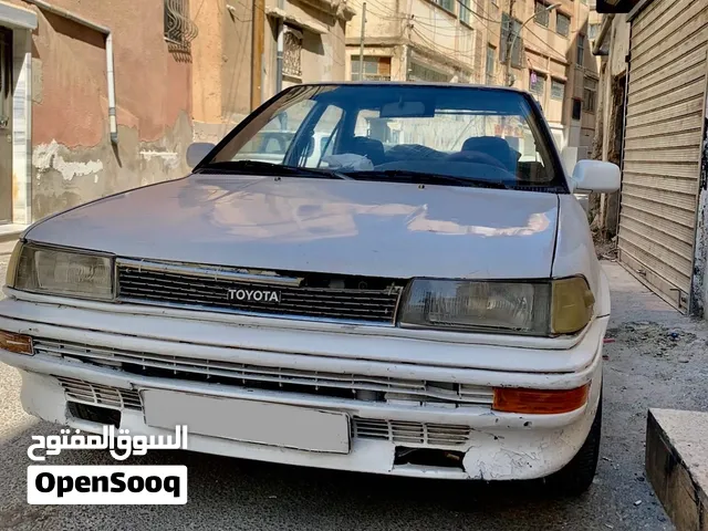 تويوتا كورولا موديل 1988 لون ابيض