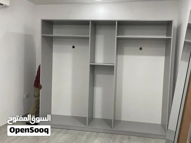 Home carpenter  نجار اثاث  تصنيع وتركيب الأثاث: غرف نوم، طاولات، كراسي، وخزائن حسب الطلب.