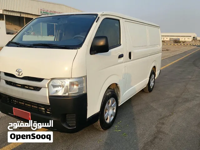 تايوتا هايس (TOYOTA HIace) نظيف للبيع باص مغلق