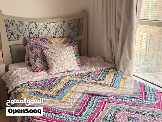 غرفة نوم كاملة - مستعمل - خشب ماليزي - بحالة جيدة جداً و نظيف جداً