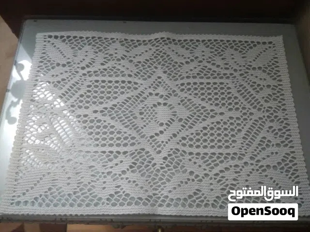 مفارش كروشيه توضع على كراسي الانتريه