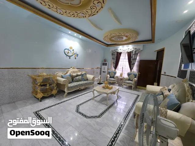 دار سكن في منطقة الحيدرية / الكوت المساحة 300 متر (11x28) واجهة مرمر