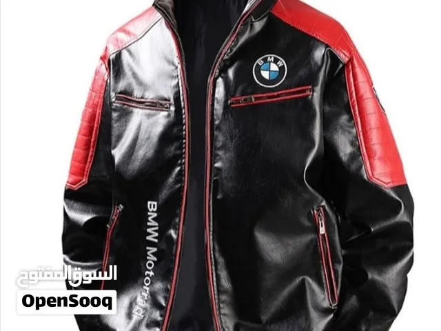 جاكيت جلد BMW رجالي باللون الأسود والأحمر، موديل 2026 إلى 2027، بتصميم رياضي عصري يجمع بين الفخامة و