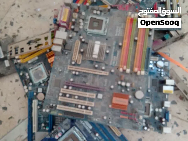 قطع كمبيوتر عاطله لوحات  هاردسكات  بالنسبة للباورات  شغلات وسعر الباورات  20 دينار القطعه