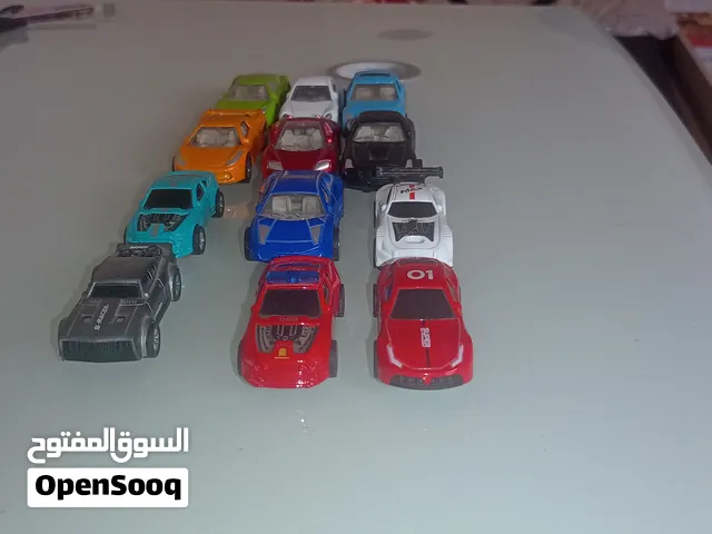 للبيع مستعجل: 13 سيارة لعبة رياضية نظيفة
