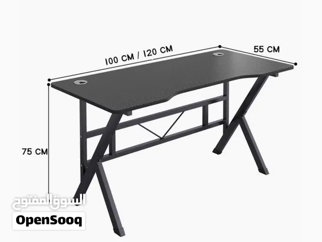 طاولة جيمنق لونها ابيض