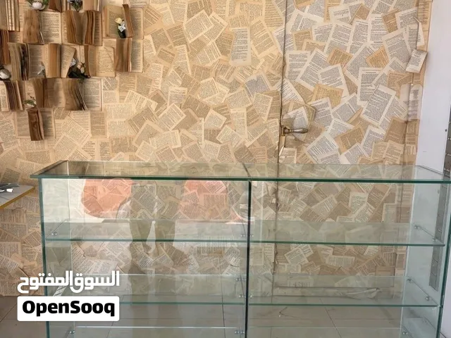 زجاج عرض مناسب جداً لمحل هدايا او بقالة او مجالات مختلفة