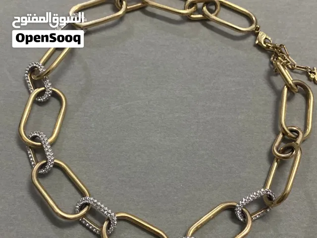 قلادة سواروفسكي (Swarovski) أصلية مميزة للبيع
