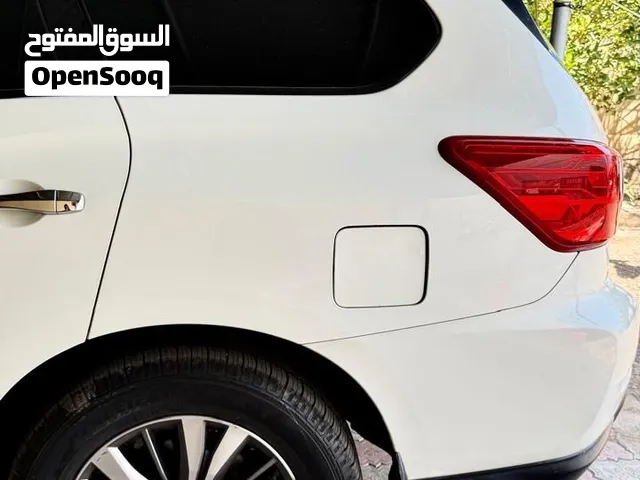 Used Nissan Pathfinder in Al Dhahirah