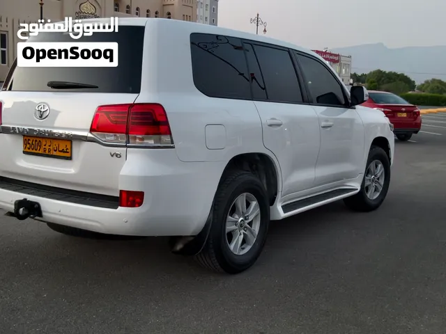 Used Toyota Land Cruiser in Al Dakhiliya
