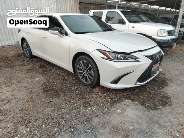 لكزس es 300 2023