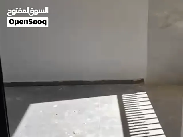 شقه مميزة جداً بتشطيب سوبرديلوكس للبيع  عين مصباح - شارع الكرمل