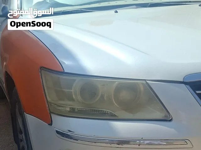 للبيع هيونداي صالون أجره /تكسي مع الرقم