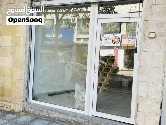محل تجاري على الشارع الرئيس وادي صقرة