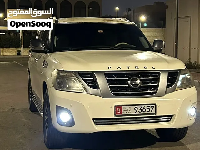 نيسان بلاتينيوم