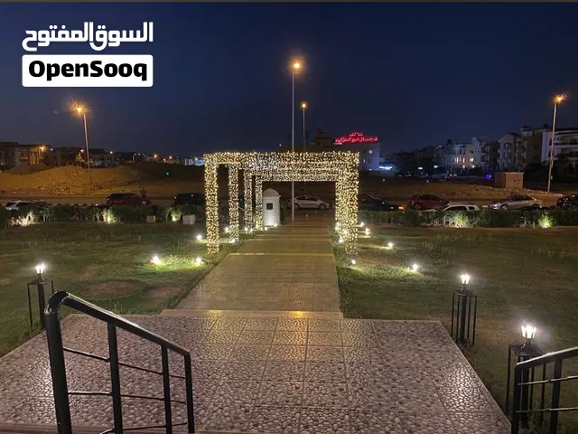 محلك جاهز.موقعه هو اللي بيتكلم . في لوكيشن عليه ترافيك طول اليوم ، وسط براندات معروفة وحركة مستمره