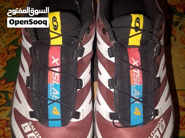 كوتشي أوريجنال salomon مقاس 44 وتربروف