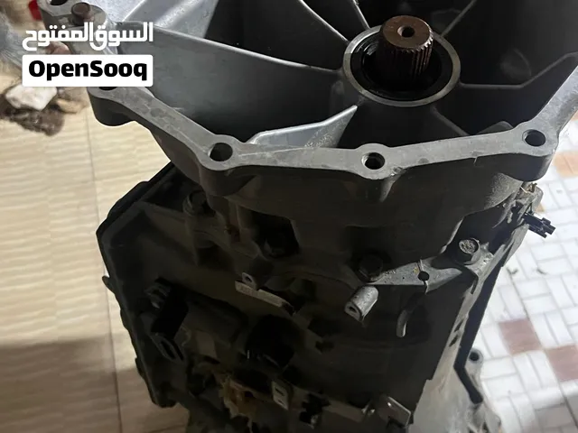 قير / جير / ناقل حركة لسيارة نيسان باترول موديل 2016 مستعمل ونظيف - الماكينة الصغيرة مع الظفيرة