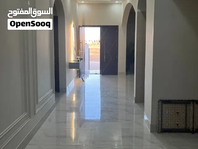 مجموعه بيوت و فلل و شقق للايجار الشهري و السنوي في صلاله و عوقد و صحنوت