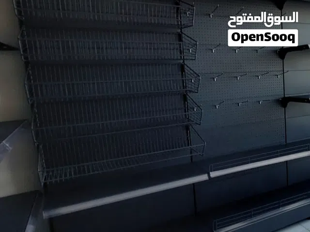 رفوف حديد للبضائع شبة جديد استخدام شهر فقط سبب البيع إغلاق المشروع ءوالسفر للزواج والدراسة والعمل و