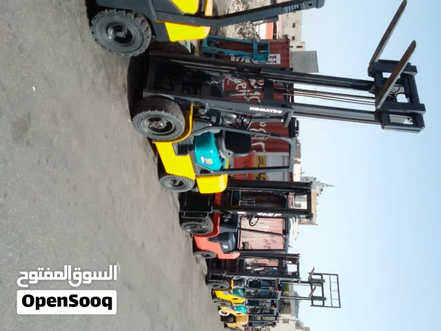 رافعات شوكية للإيجار بأفضل الأسعار