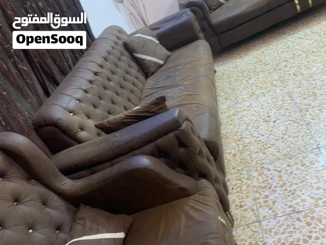 تخم جلد ناشف جديد مع ستائر مستمعل نظيف جدا  2كبارو2صغار وحده وسطيه 10مقائد