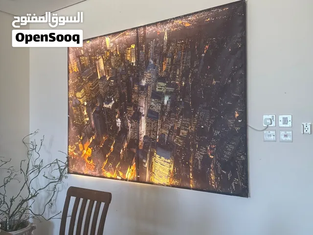 لوحه بإضاءه  او بدون اضاءه كبيره بإطار خشب الطول مترو46 سانتي وعرض مترين 200