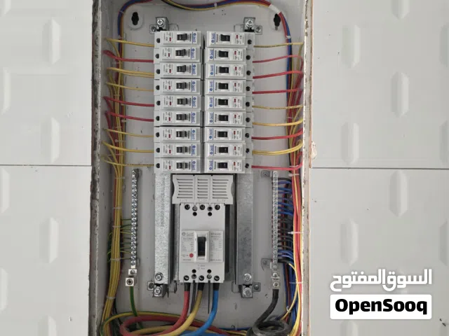 كهربائي-جميع الاعمال الكهربائيه.تمديد وتشطيب وصيانة وتحويل كهرباء