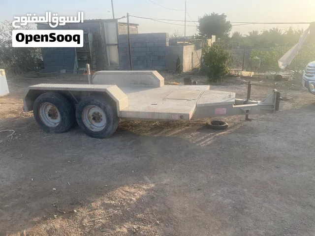 عربة سحب للبيع مصنوعة من الألمنيوم، استخدام قليل وحالتها جيدة