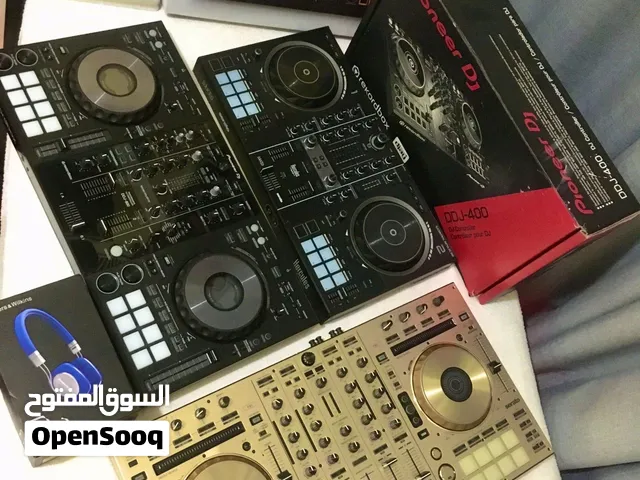 For serious buyers Pioneer dj controller’s available for beginners and professional dj