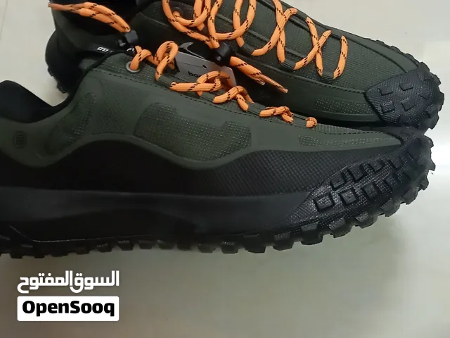حذاء جبلي مقاس 42