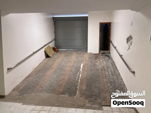 مخزن للإيجار
