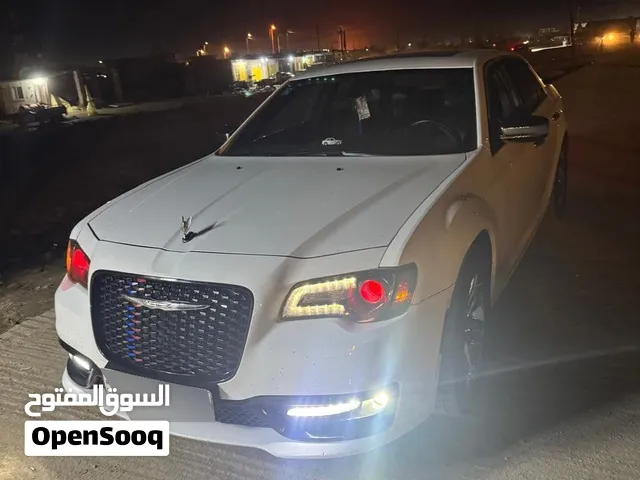 كرايسلر اوباما الشايب S300 موديل 2014 ابيض/ رقم بصرة الدولي