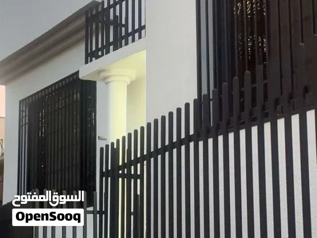 بيت للإيجار (سمائل / بلدة منال)