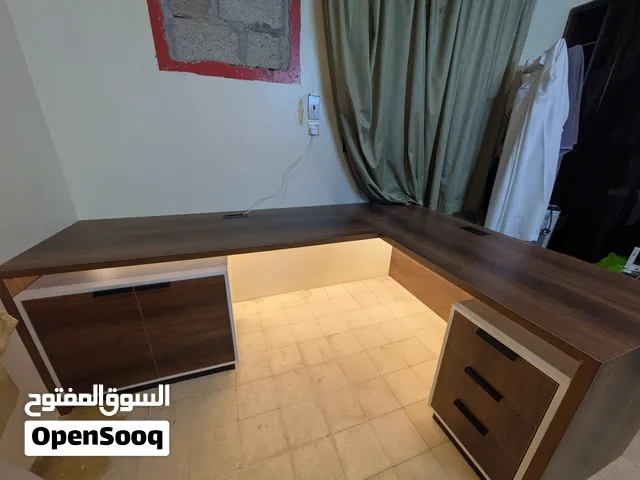 Computer Table  وصف طاولة كمبيوتر L-Shape