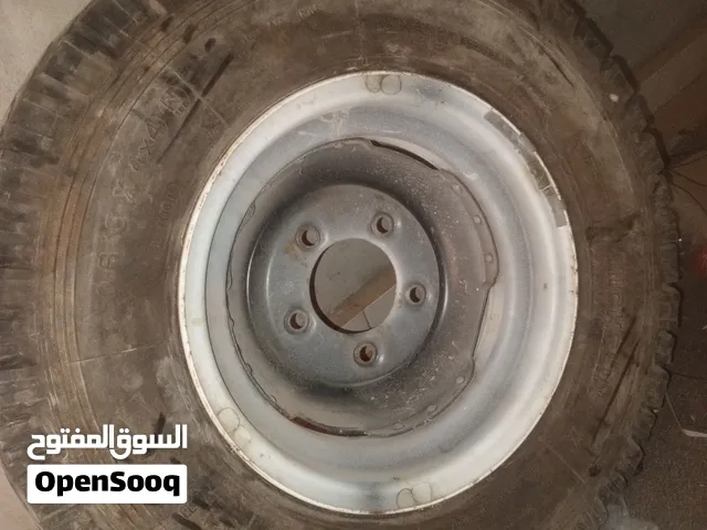 ديسكو وقومه لاندروفر109 سفار أو جرار