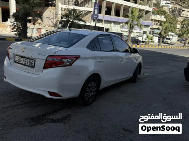 تويوتا يارس 2017  1500 cc خليجية صالون سيدان بحالة جيدة للبيع بكاش
