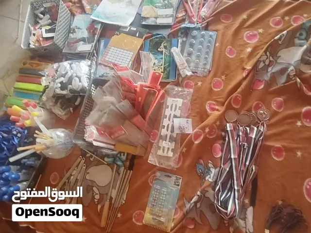 يوجد شروة قرطاسية وأدوات منزلية كاملة للبيع لا اي شخص حاب يترزق ويفتح محل طلبو عندي