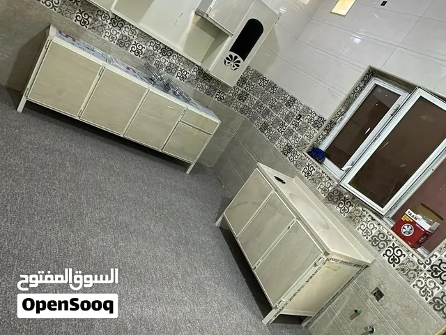 كاونتر مطبخ نضيف جدا