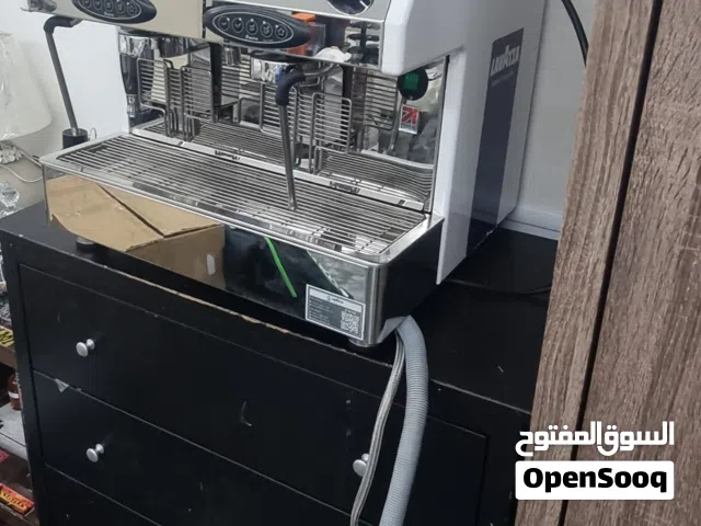 **للبيع ماكينة إسبرسو Lavazza تجارية 2 Group، بحالة ممتازة، ونظيفه