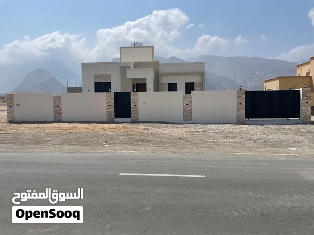 للبيع منزل مميز في مرتفعات نخل – طوي القصفة