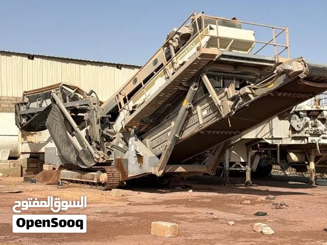 للبيع  *1:موبايل سكرين (2 دك )  ماركةMetso  2:موبايل سكرين ( سكليبر ) ماركة TEREX