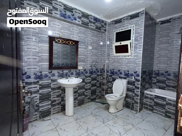 من المالك مباشره بدون عموله سكن شباب وبنات موظفين وموظفات ومتاح ايضا شقق كامله للايجار الشامل بزهراء