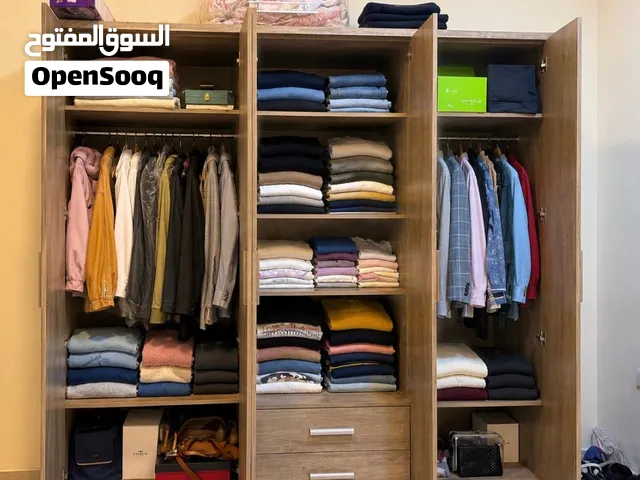 6 door wardrobe with 2 Drawers from home box, used less than 6 months ..excellent condition .