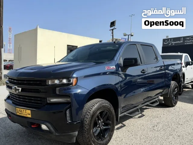 سلفرادو تريل بوس LT بلون مميز