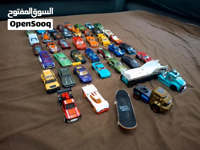 سيارات Hot Wheels بحاله نظيفه والسعر قابل لتفاوض