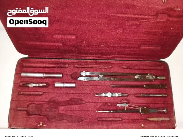 طقم أدوات رسم هندسي قديم ( مستعمل)