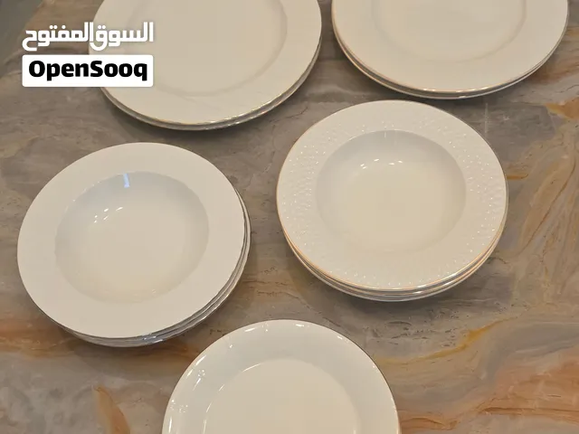 Premium Porcelain Dinner Plates - 14 pcs