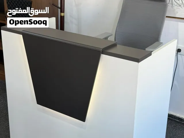 مكاتب استقبال وكنبات انتظار