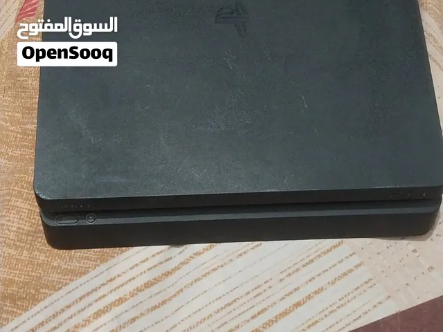 Ps4 1TB معدل ونوعه سلم نظيف استعمال بسيط  جدا مستوى التحديث 9.60 الالعاب:GTA5,FIFA26+...